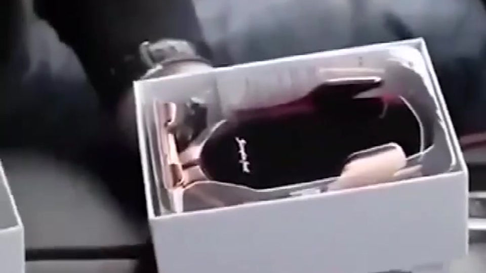 wireless car charger trending